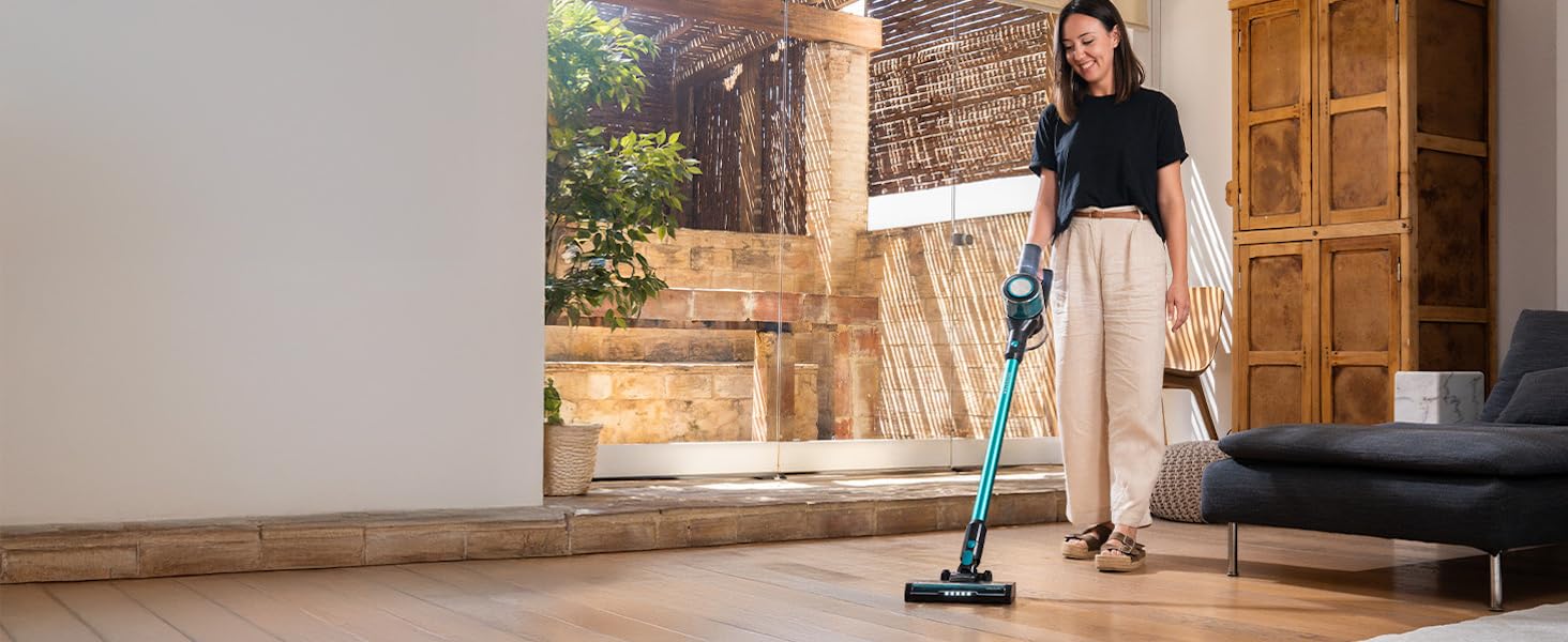 Cecotec Conga Rockstar P50 X-Treme aspiradora escoba sin cable en salón moderno